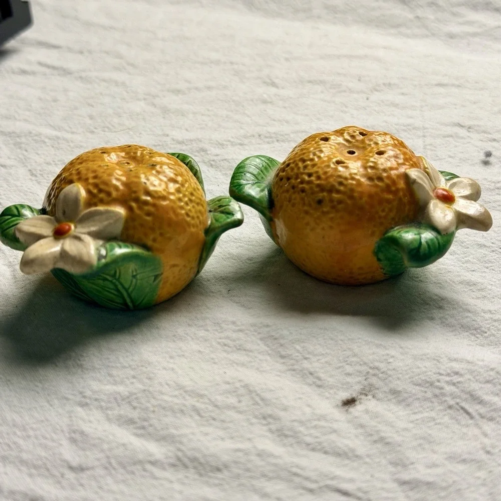 VTG MCM  Occupied Japan Orange Fruit Flower Salt & Pepper Shakers, Cork Stopper